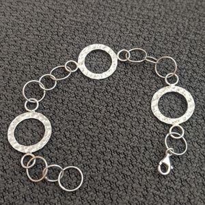 Hammered sterling silver links bracelet